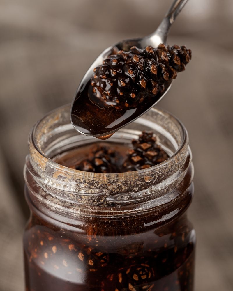 Варенье Jammy, из сосновых шишек