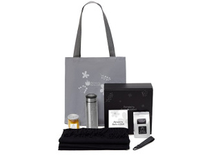 Подарочный набор «Re:f. Walk» с палантином, шопером и термосом