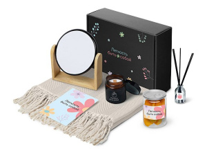 Подарочный набор «Re:f. Shelter» с пледом, зеркалом, свечой и диффузором Подарочный набор «Re:f. Shelter» с пледом, зеркалом, свечой и диффузором