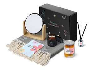 Подарочный набор «Re:f. Shelter» с пледом, зеркалом, свечой и диффузором Подарочный набор «Re:f. Shelter» с пледом, зеркалом, свечой и диффузором