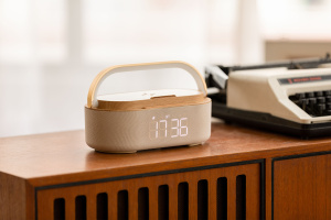 Bluetooth стерео-колонка "Smart Band" 10Вт (2х5Вт) с беспроводным (15W) ЗУ, лампой, часами, FM радио Bluetooth стерео-колонка "Smart Band" 10Вт (2х5Вт) с беспроводным (15W) ЗУ, лампой, часами, FM радио