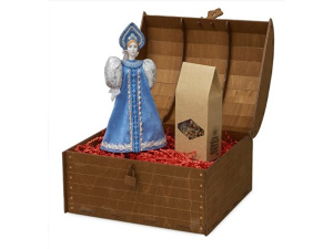 Подарочный набор: кукла фарфоровая, чай "Малина с мятой"